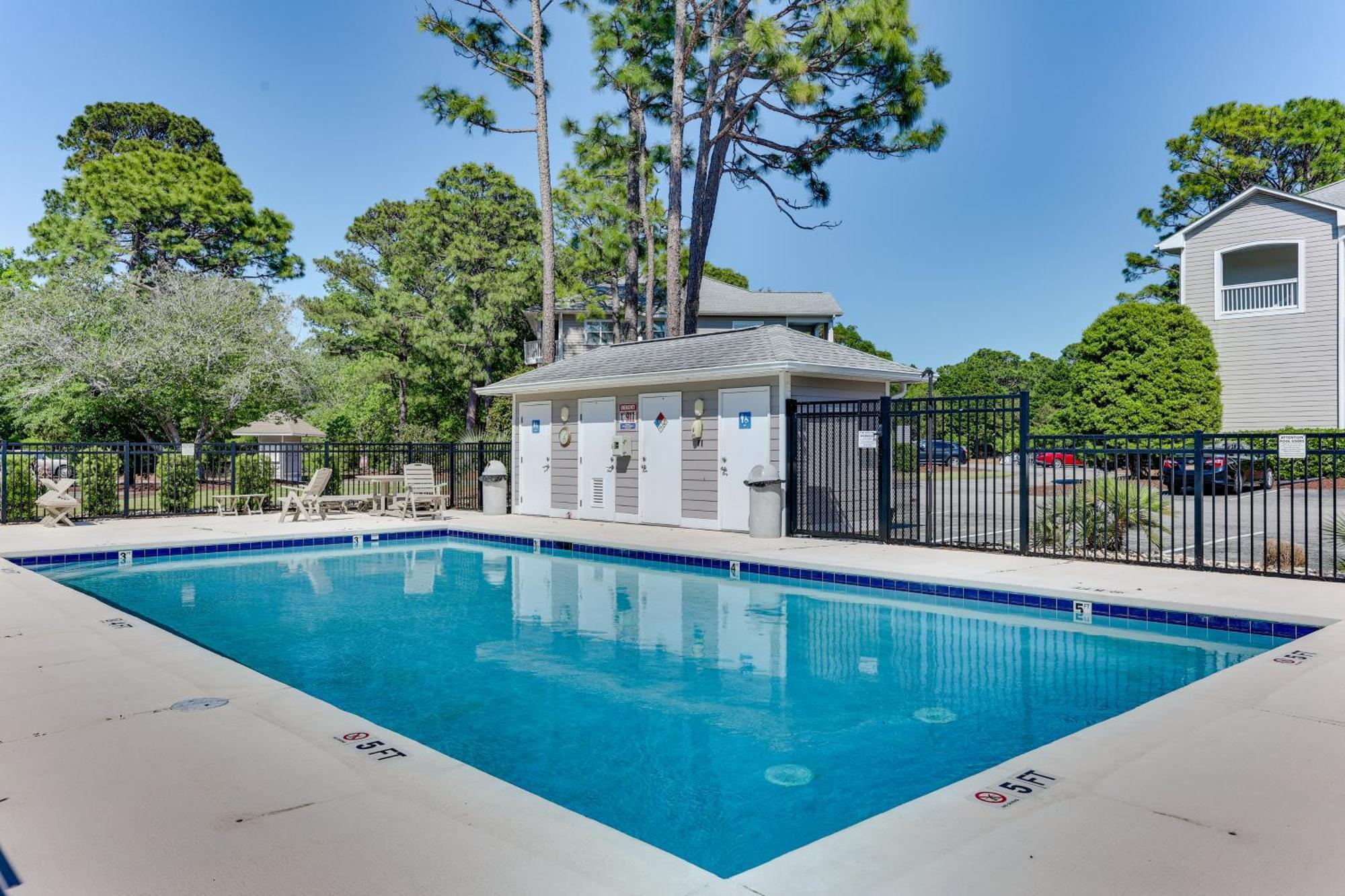 Southport Resort Condo With Deck And Pool Access Exterior photo